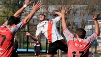 Juveniles vs. Ward. (Foto: /Prensa River)