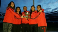 Primera femenina.