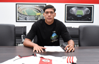 Brian Gutiérrez firmó su primer contrato profesional